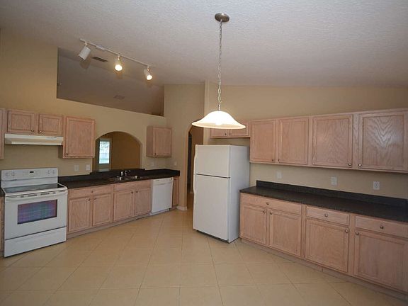 3rd image of 31 Peppercorn Ln