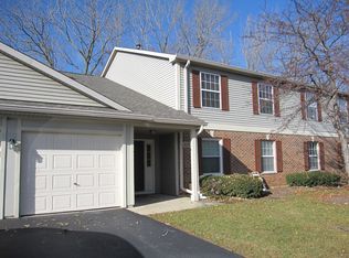 1020 Chaucer Ct APT A, Elgin, IL 60120