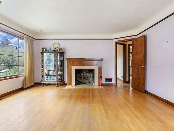 5th image of 1926 N Willamette Blvd