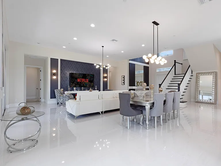 9124 Coral Isles Cir — Photo 17