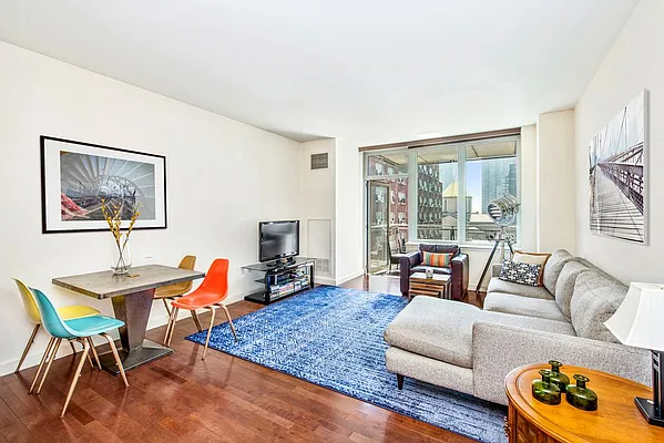 Sold by Triplemint | media 4