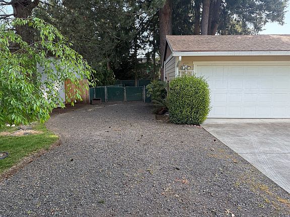 2nd image of 3213 NE 132nd Ave