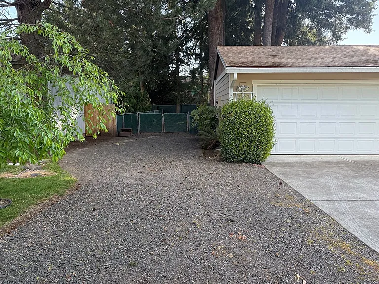 3213 NE 132nd Ave — Photo 2