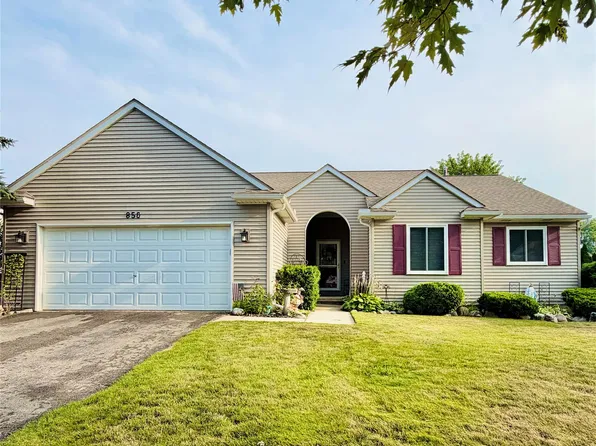 850 Cricket Xing, Pinckney, MI 48169