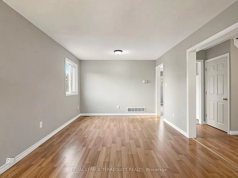 7 Yorkville Ct — Photo 8
