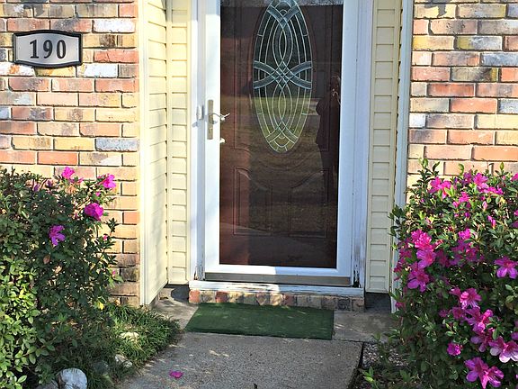 3rd image of 190 Beech Dr