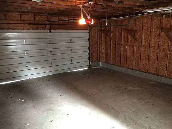 4th image of 9852 Colfax Ave