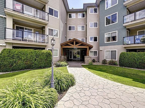 2nd image of 135 Ziprick Rd #102