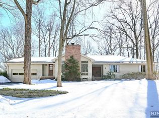 12 Emery Ln, Woodcliff Lake, NJ 07677