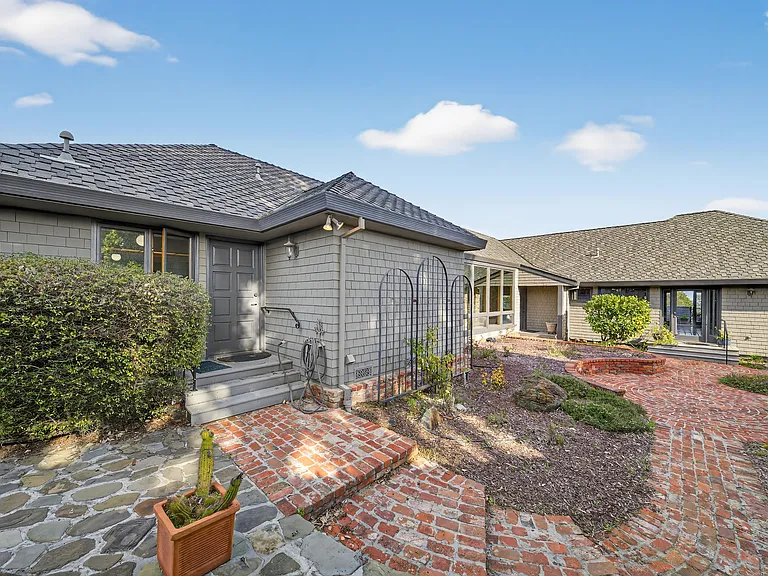 18750 Castle Hill Dr — Photo 39