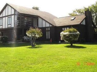 8752 Mathews St, Crown Point, IN 46307