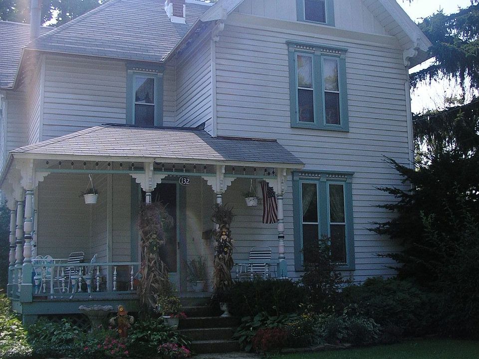 SPACIOUS VICTORIAN COLONIAL