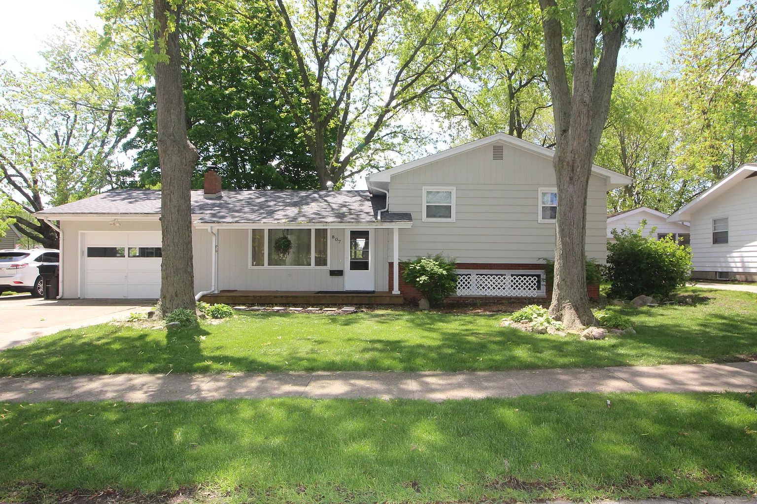807 Bryan St photo 1