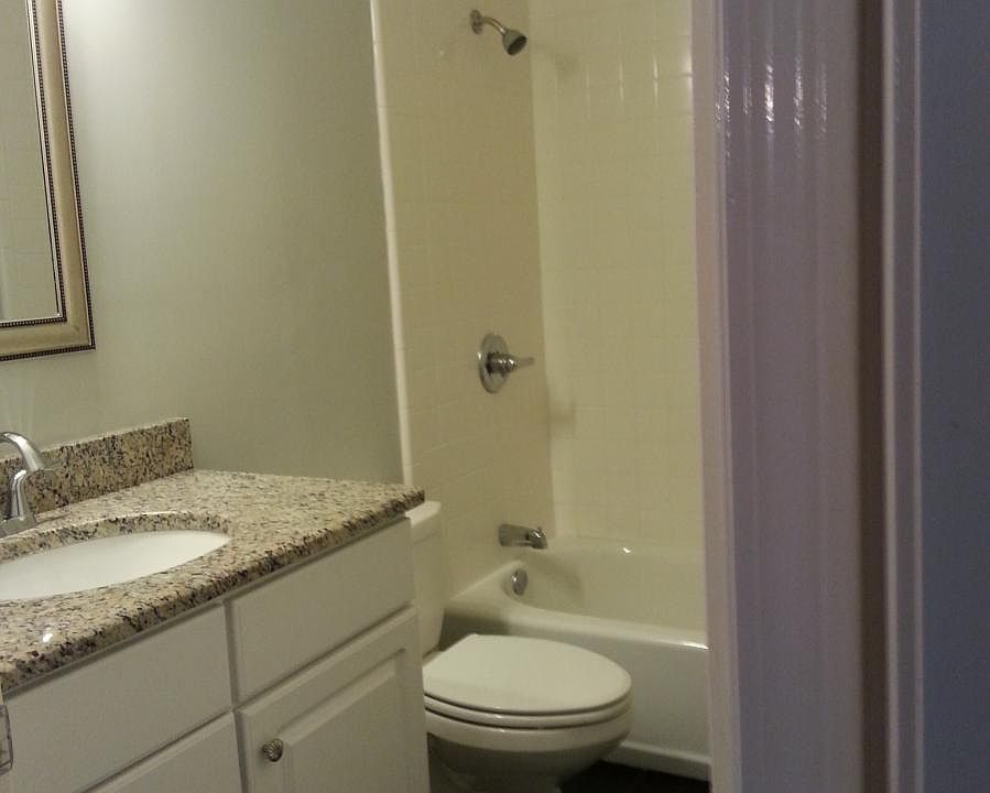 1st image of 3464 Warwick Ct