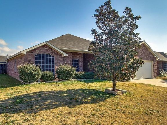 2nd image of 803 Meadowbrook Ln