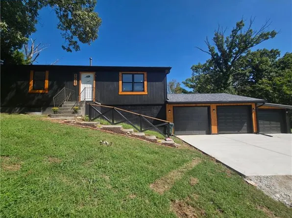 2917 Stark Ave, Kansas City, MO 64129