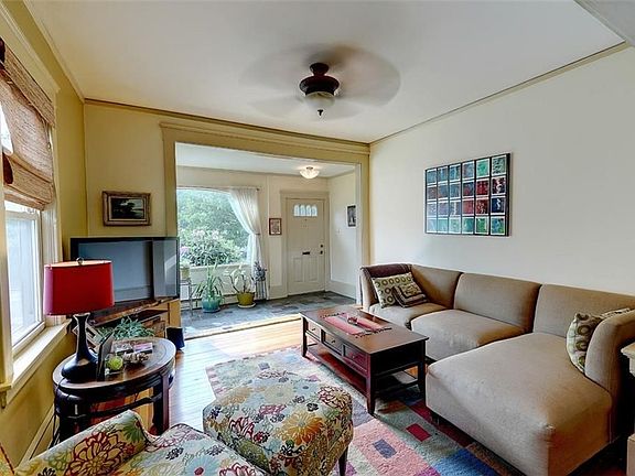 5th image of 73 Gentian Ave