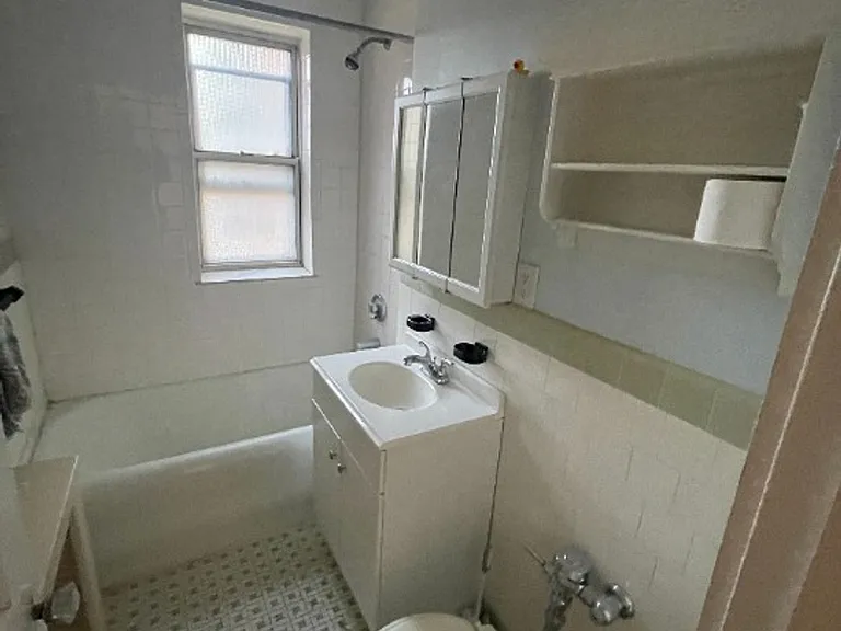 14A Lakeville Rd #11 — Photo 7