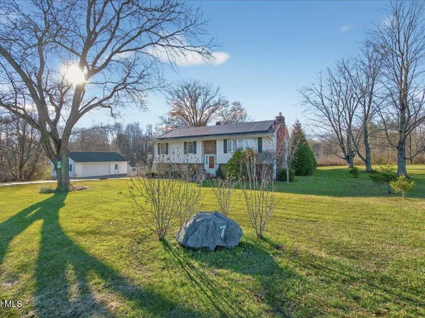 7 Cappabianca Drive, Waterford, NY 12188