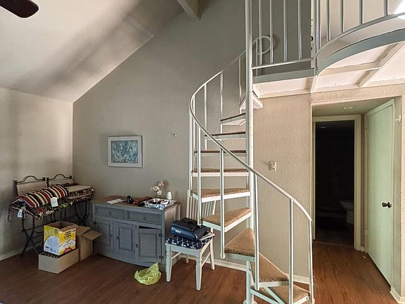 3rd image of 208 Holly Hill Cir Suite 210C
