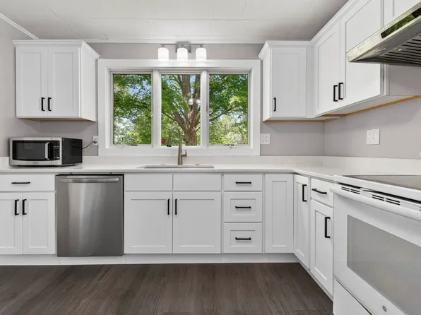 58 Lowell Road, Hudson, NH 03051