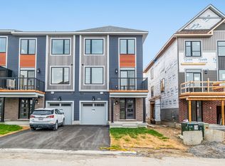 975 Athenry Ct #1, Ottawa, ON K2J7E1