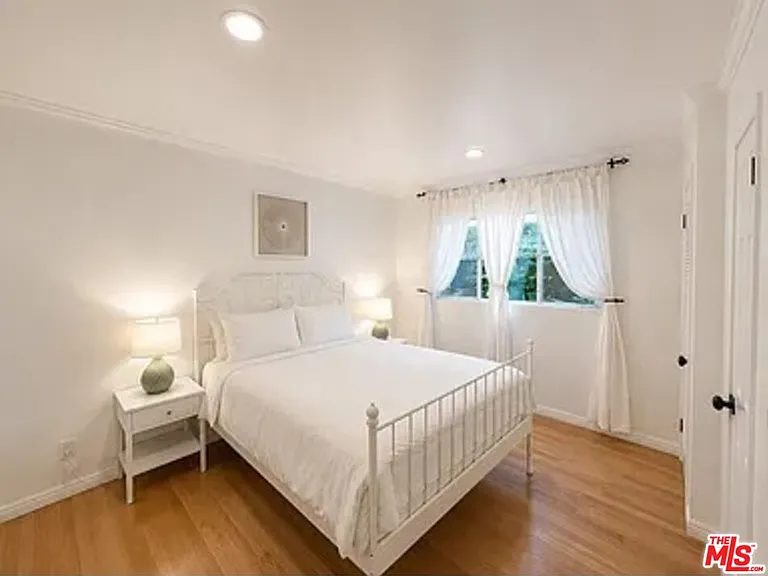 834 Lincoln Blvd #2 — Photo 11