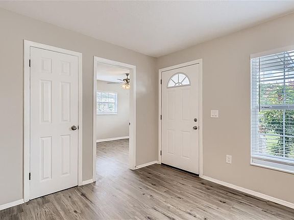 5th image of 900 Iron Oak Dr