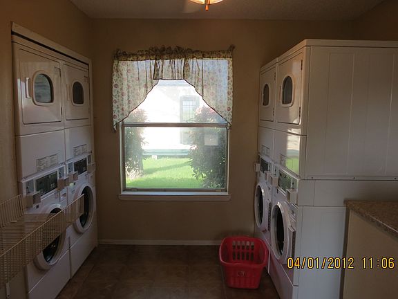 3rd image of 793 Oak Hill Dr