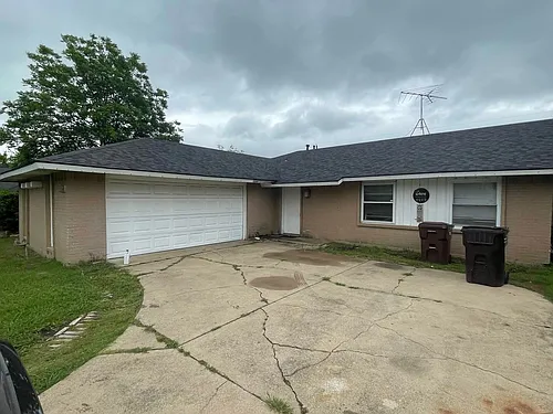 1408 E Park Blvd Photo 1