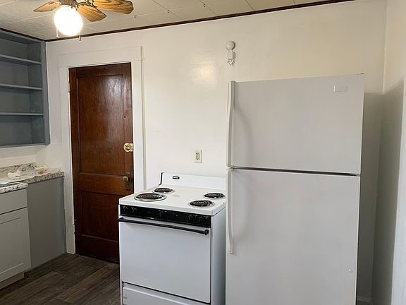 2nd image of 701 6th St #6