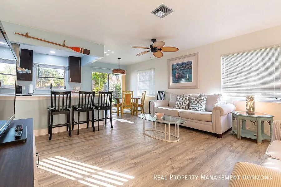 Charming furnished 2-Bed, 2-Bath Condo in 55+ Community near Siesta Key — Photo 4