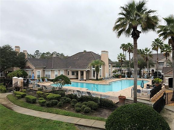 2nd image of 10504 Villa View Cir #10504