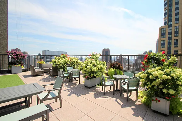 Rented by Nest Seekers International | media 33