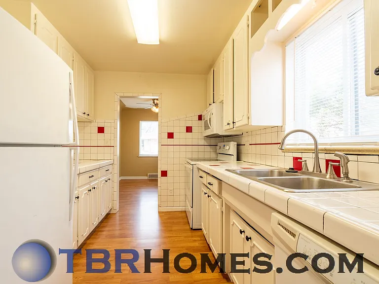 2052 Jamaica St — Photo 7
