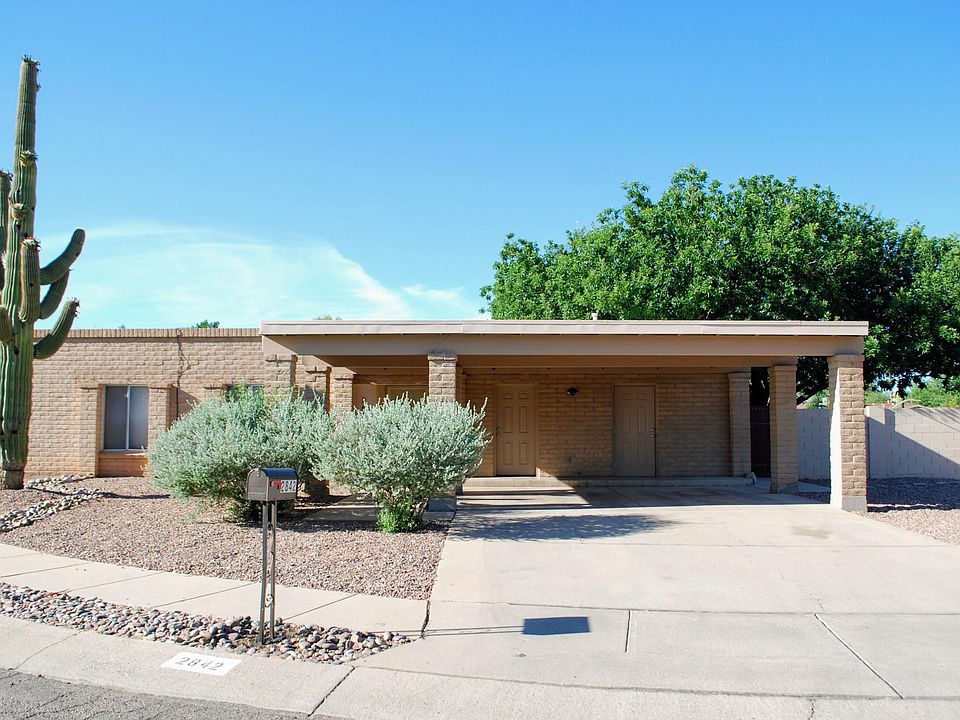 1st image of 2842 N La Cienega Dr
