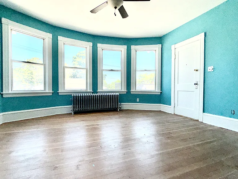 550 Winter St #2 — Photo 6