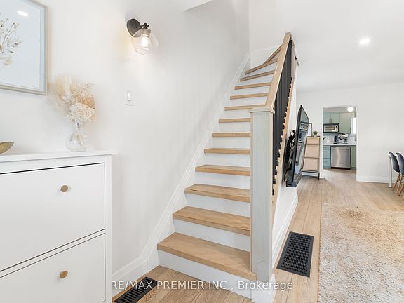 5th image of 224 John St