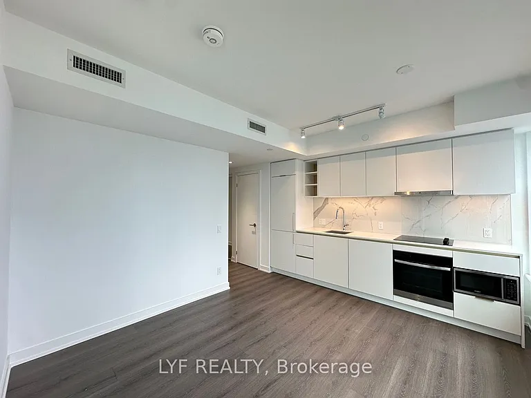8 Wellesley St W #4015 — Photo 2