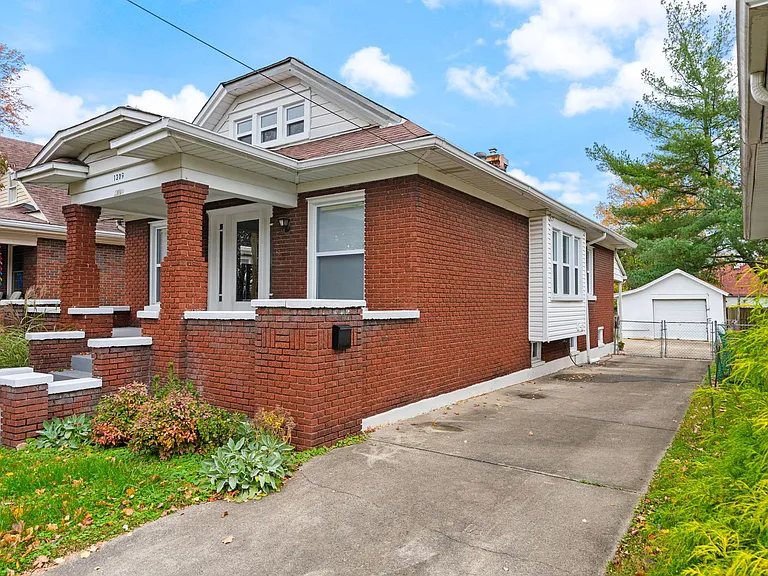 1309 Lydia St — Photo 3