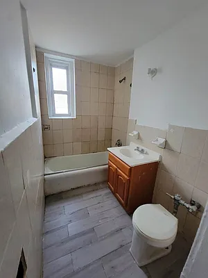 Rented by HFF Realty LLC | media 21