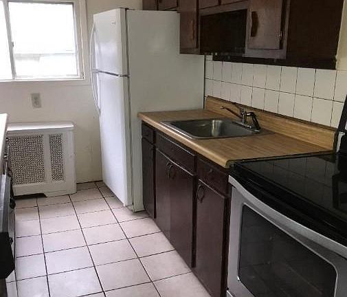 3rd image of 1267 Glassboro Rd
