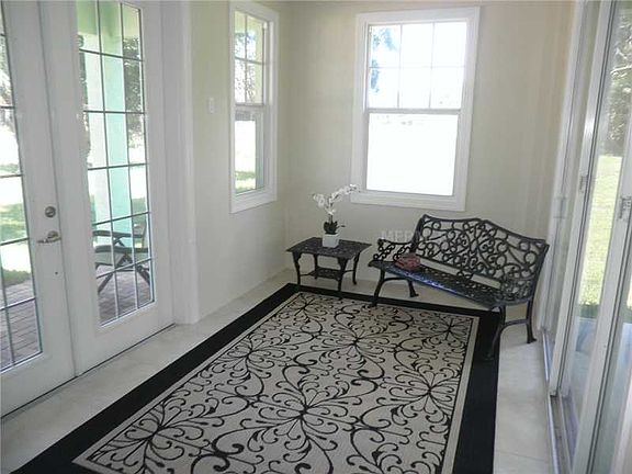 3rd image of 6750 Portside Ln