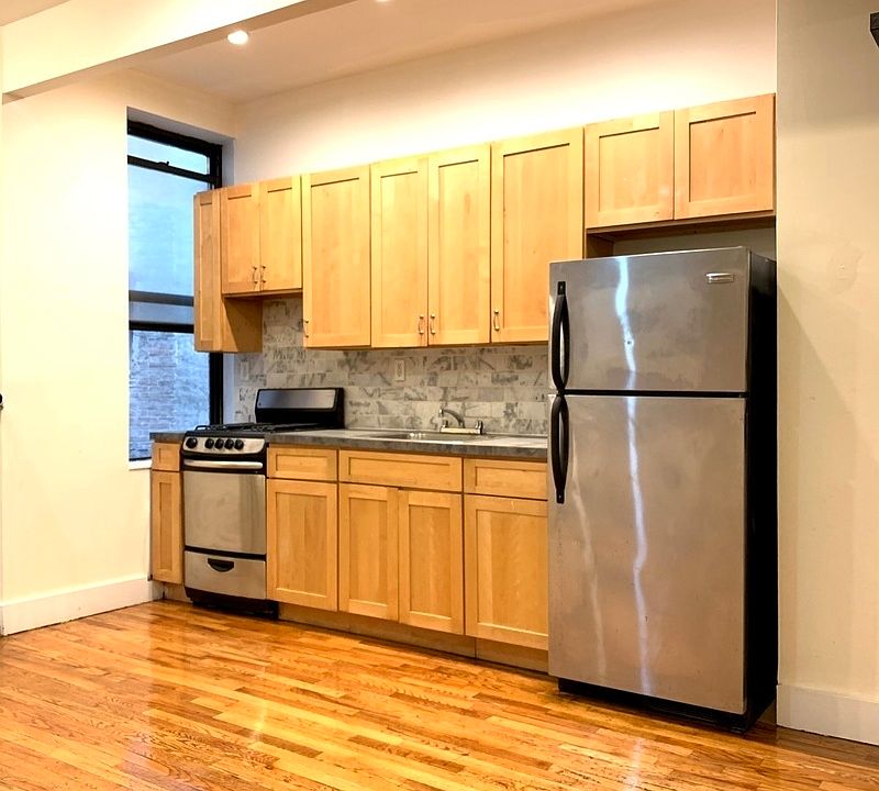 1st image of 658 Park Pl APT 1L