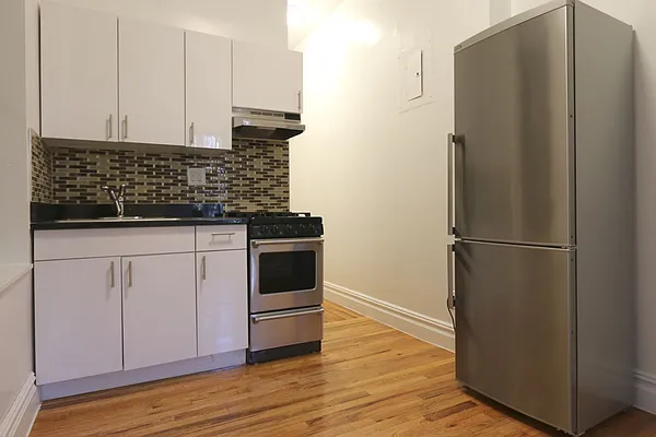 Rented by Compass | media 10