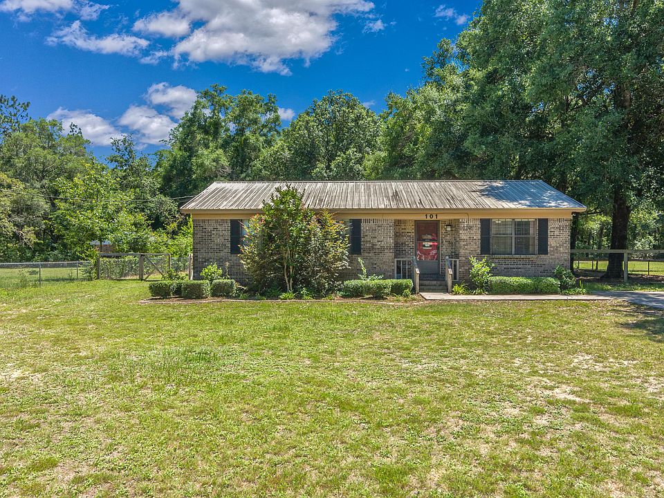 1st image of 101 Woodland Dr