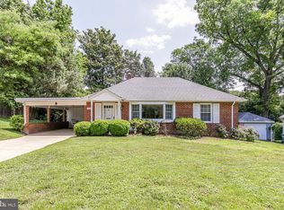 7919 Spotswood Dr, Alexandria, VA 22308