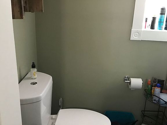 5th image of 1020 19th Ave NE Unit 1