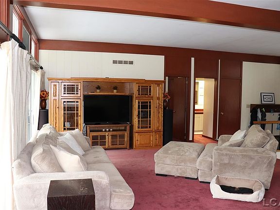 3rd image of 104 Evans Creek Dr