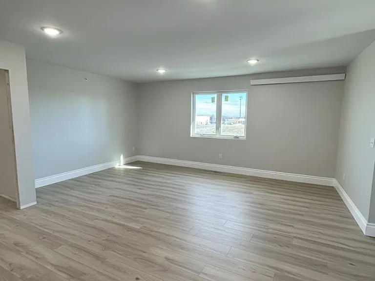 104 8th Ave SW — Photo 17